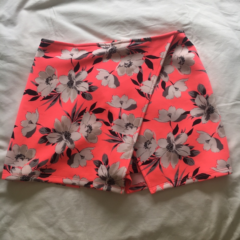 Hollister Skort